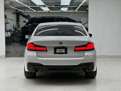 Photo of the vehicle BMW 5 Series