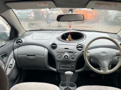 Сүрөт унаа Toyota Vitz