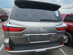 Photo of the vehicle Lexus LX