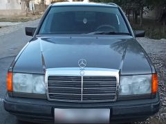 Сүрөт унаа Mercedes-Benz W124