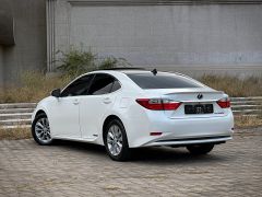 Photo of the vehicle Lexus ES