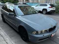 Photo of the vehicle BMW 5 Series