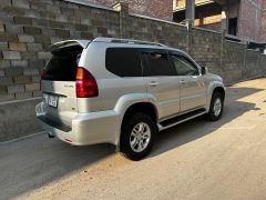 Photo of the vehicle Lexus GX