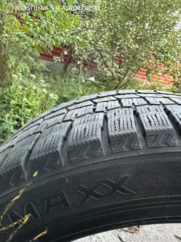 Шины - Зимние шины R19 245/45 Dunlop 2018г