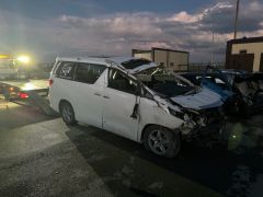 Photo of the vehicle Toyota Alphard