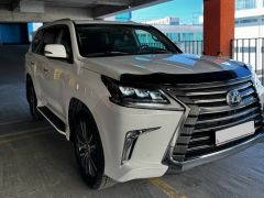 Photo of the vehicle Lexus LX