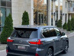 Photo of the vehicle Lexus LX