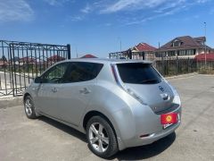 Фото авто Nissan Leaf