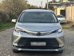 Фото авто Toyota Sienna