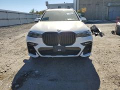 Photo of the vehicle BMW X7