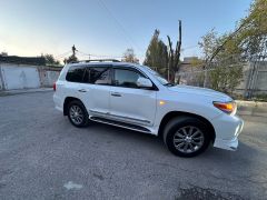 Photo of the vehicle Toyota Land Cruiser