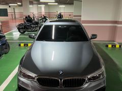 Photo of the vehicle BMW 5 Series