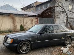 Сүрөт унаа Mercedes-Benz W124