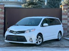 Фото авто Toyota Sienna