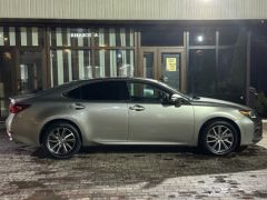 Photo of the vehicle Lexus ES