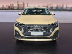 Photo of the vehicle Audi Q8