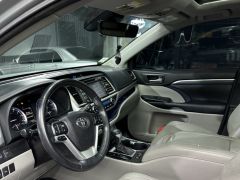 Photo of the vehicle Toyota Highlander