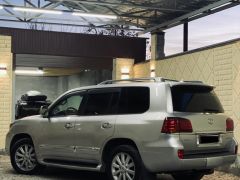 Photo of the vehicle Lexus LX