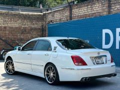 Photo of the vehicle Toyota Crown Majesta