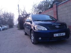 Фото авто Toyota Avensis Verso