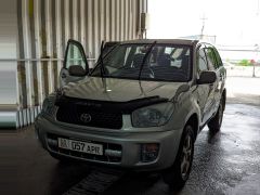 Сүрөт унаа Toyota RAV4