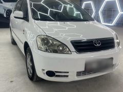 Фото авто Toyota Avensis Verso