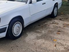 Сүрөт унаа Mercedes-Benz W124