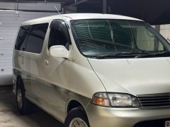 Сүрөт унаа Toyota HiAce