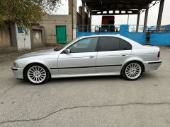 Photo of the vehicle BMW 5 Series