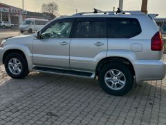 Photo of the vehicle Lexus GX