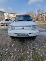 Сүрөт унаа Mitsubishi Pajero iO