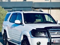 Сүрөт унаа Toyota Sequoia