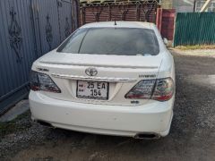 Photo of the vehicle Toyota Crown