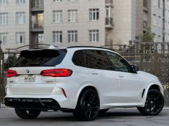 Photo of the vehicle BMW X5