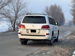 Photo of the vehicle Lexus LX