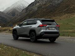 Сүрөт унаа Toyota RAV4