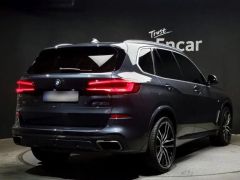 Photo of the vehicle BMW X5