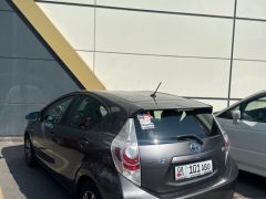 Сүрөт унаа Toyota Prius c