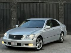 Photo of the vehicle Toyota Crown