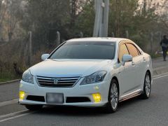 Сүрөт унаа Toyota Crown