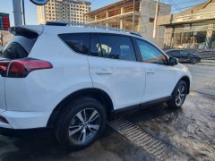 Сүрөт унаа Toyota RAV4