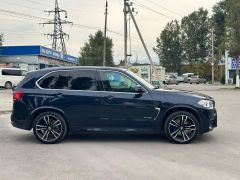 Photo of the vehicle BMW X5