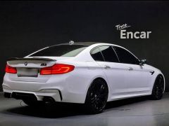 Photo of the vehicle BMW M5