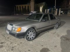 Сүрөт унаа Mercedes-Benz W124