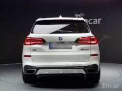 Photo of the vehicle BMW X5