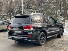 Photo of the vehicle Lexus LX