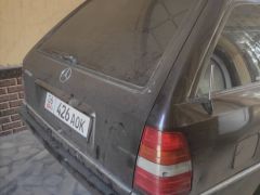 Сүрөт унаа Mercedes-Benz W124