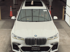 Photo of the vehicle BMW X7