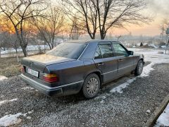 Фото авто Mercedes-Benz W124