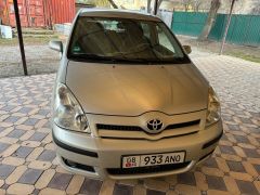 Сүрөт унаа Toyota Corolla Verso